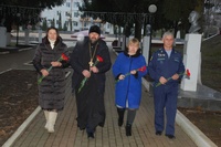 АЛЫЕ ГВОЗДИКИ…